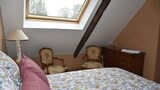 Double or Twin Room, Shared Bathroom (Champagne)