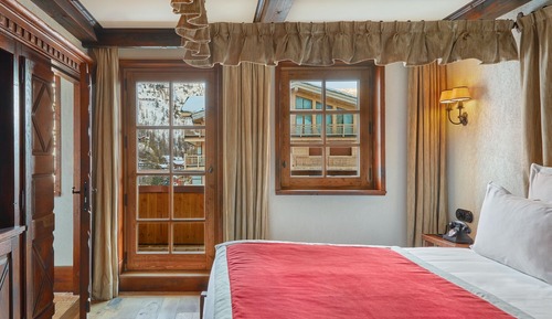 Two rooms suite