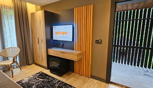 Deluxe Studio, Garden View