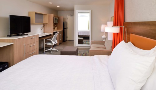 Studio, 1 King Bed, Accessible, Bathtub