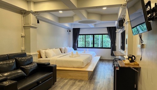 Deluxe Family Room