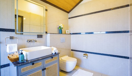 Double Room, Hill View
