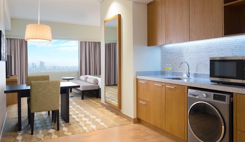 Suite, 1 Bedroom, City View (Dining)