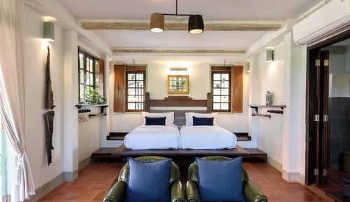 Room, Garden View