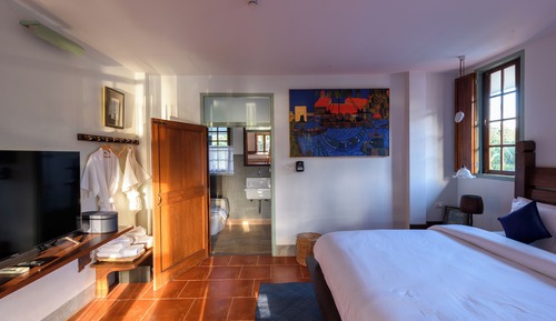 Suite, Courtyard View