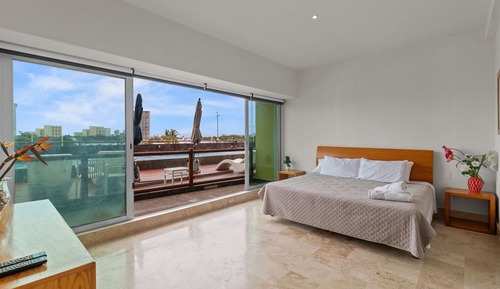 Deluxe Apartment