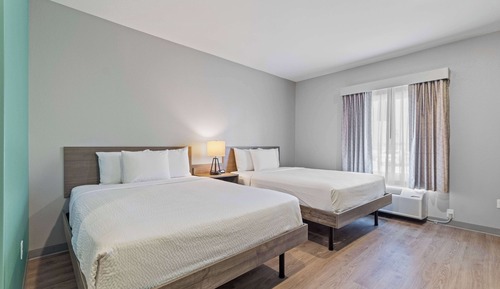Room, 2 Queen Beds, Mobility Accessible, Non Smoking (Bathtub w/Grab Bars)