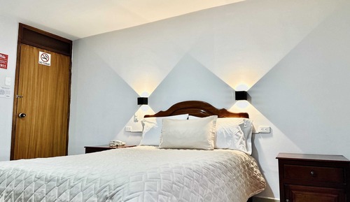 Single Room, Private Bathroom