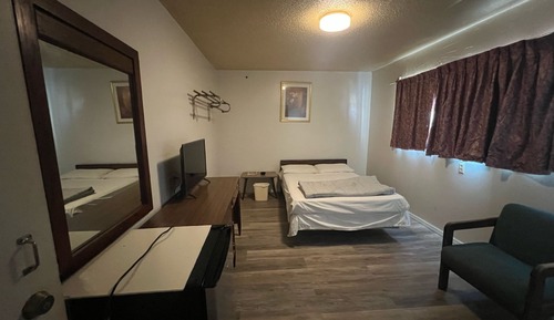 Single Room, Smoking