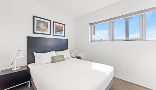 Three Bedroom Two Bathroom Compact Gabba View Apartment