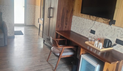 Deluxe Room, Balcony, Lake View