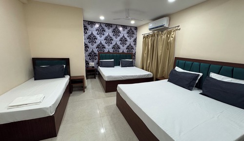 Deluxe Quadruple Room, City View