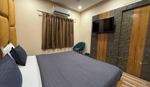 Deluxe Double Room, City View