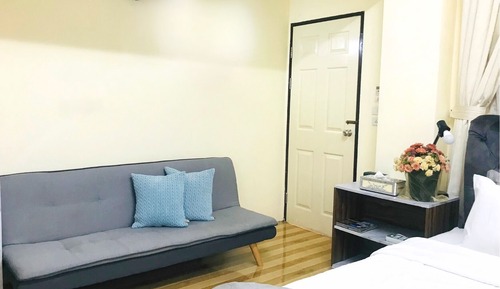 Classic Room, 1 King Bed, Non Smoking, Private Bathroom