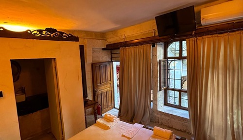 Room, Courtyard View