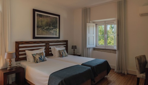 Superior Twin Room (TWIN-SUPERIOR)