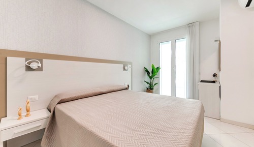 Apartment, 3 Bedrooms, Terrace, Tower