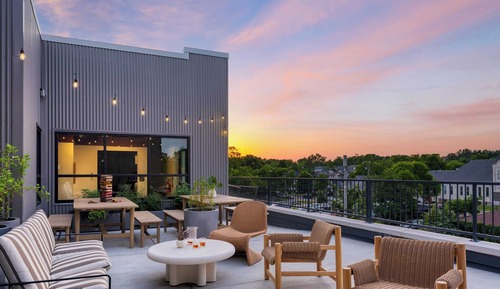 Suite, Balcony (4 Bedrooms)