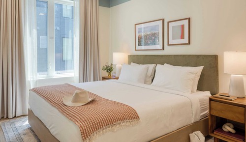 Suite (1 Bedroom)