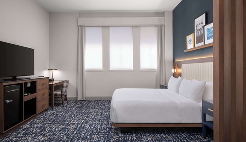 Room, 1 King Bed, Accessible (Roll-In Shower)