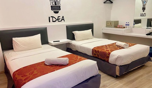 Deluxe Twin Room