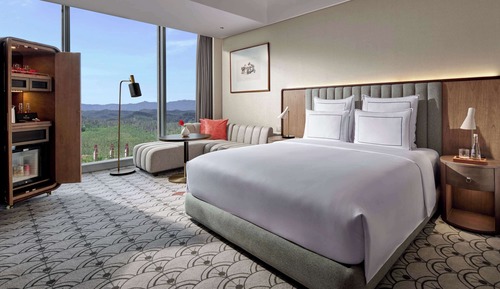 Premier Room, 1 King Bed