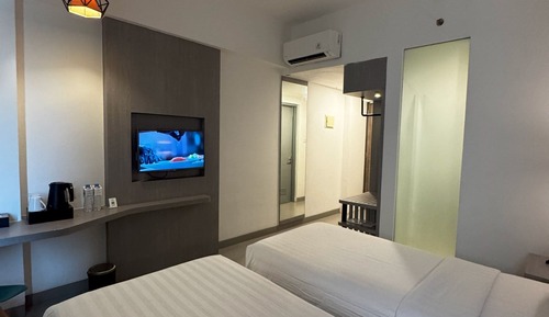 Superior Room, Pool View