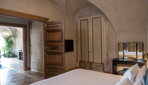 Suite (Borghese)