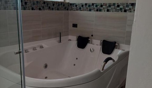 Luxury Studio Suite, Pool View