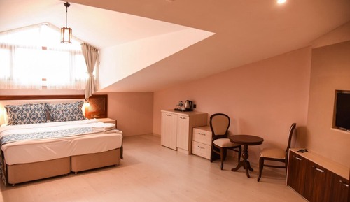 Economy Room