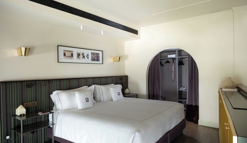 Premium Suite