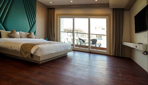 Royal Studio Suite