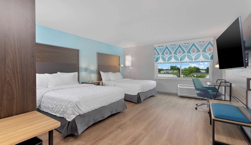 Room, 2 Queen Beds, Accessible, Bathtub