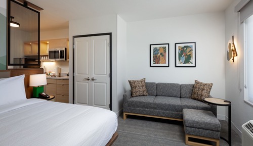 Studio, 1 King Bed with Sofa bed (Hearing Accessible)