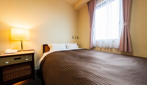 Double Room, Smoking
