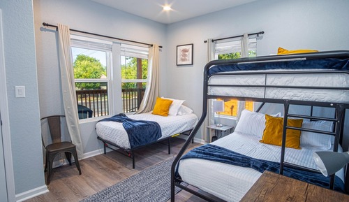 House (4 Bedrooms)