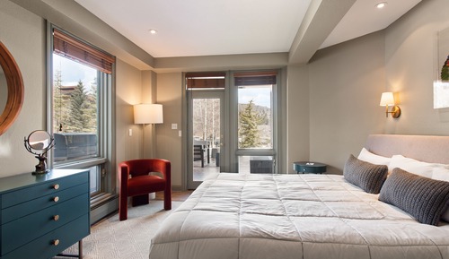 Deluxe Condo, 2 Bedrooms, Patio, Mountain View (Chamonix 17)