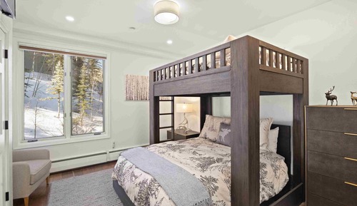 Deluxe Condo, 2 Bedrooms, Fireplace, Mountain View (Chamonix 30)