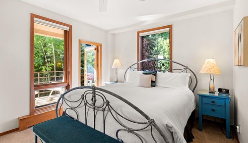 Standard Condo, 2 Bedrooms, Balcony, Mountain View (Chamonix 40)
