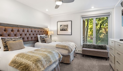 Luxury Condo, 2 Bedrooms, Fireplace, Mountain View (Chamonix 27)