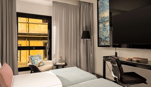 Room, 2 Twin Beds, Non Smoking (Art Room)