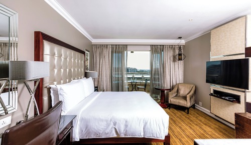 Classic Room, 1 King Bed, Balcony