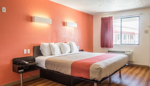 Standard Room, 1 Queen Bed, Non Smoking