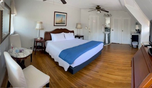 Comfort Room, 1 King Bed (Room 6)