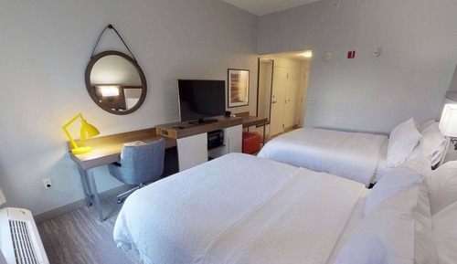 Room, 2 Queen Beds, Accessible, Bathtub