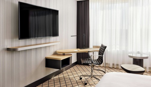 Room, 2 Twin Beds, Non Smoking, City View