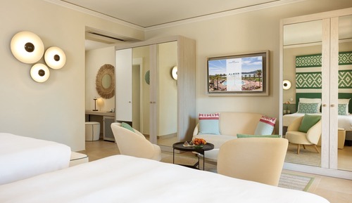 Family Quadruple Room, 2 Queen Beds, Garden View