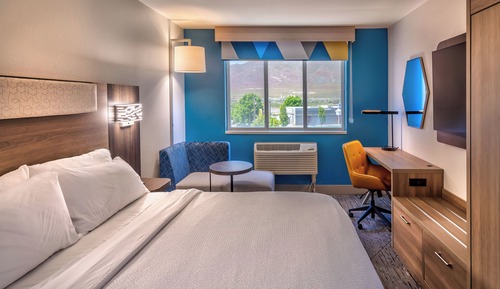 Standard Room, 1 King Bed
