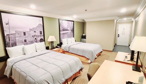 Room, 2 Queen Beds, Accessible, Non Smoking (Bathtub)