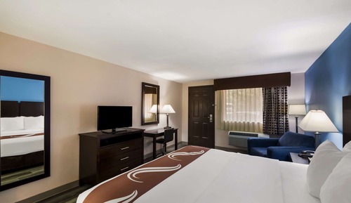 Standard Room, 1 King Bed, Non Smoking